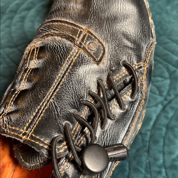 Black and Orange Casual Shoes - Picture 6 of 11